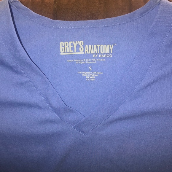 Grey’s anatomy scrub top - Picture 1 of 4